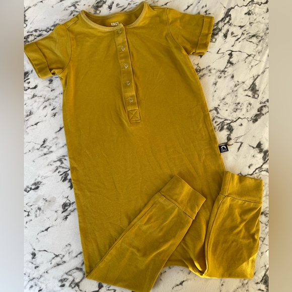 💢SOLD💢 🇺🇸 Rags - Essentials Short Rolled Sleeve Henley Rag in Olive Oil - Picture 2 of 4